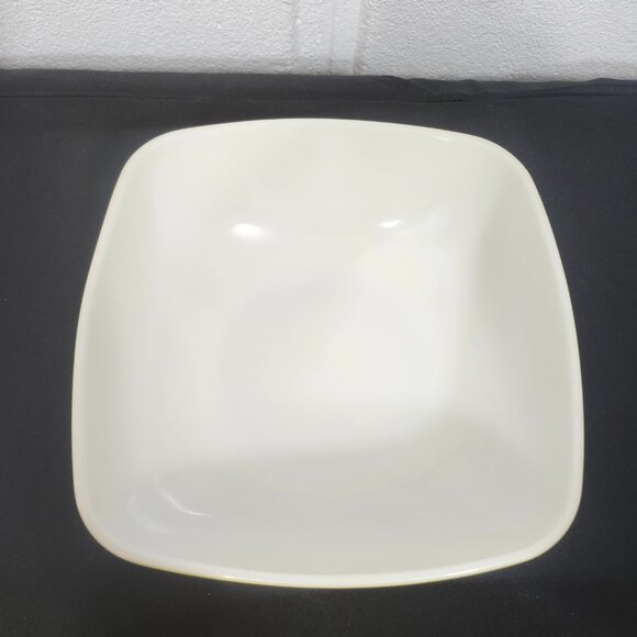 Vintage Pyrex 9 Inch Square Bowl - Picture 2 of 6